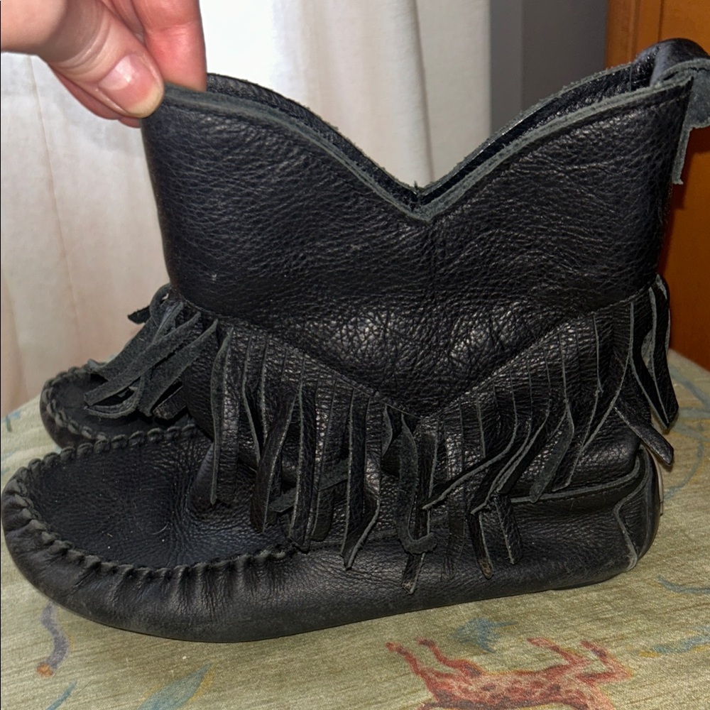 Manitobah Black Fringe Moccasin Boots